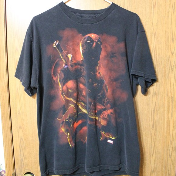 Marvel Other - Men's Deadpool T-Shirt Sz Large